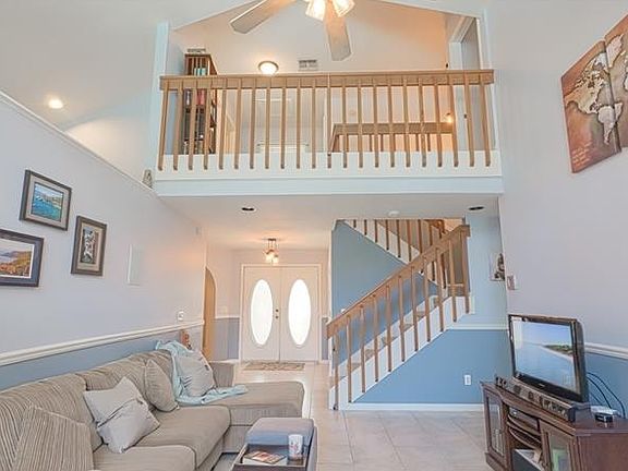 4th image of 309 Crisan Ct