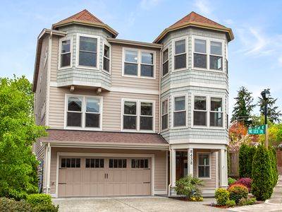 8438 NE 123rd Pl, Kirkland, WA, 98034