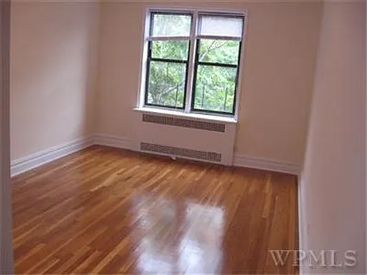 Sold by Century 21 Metro-Star | media 3