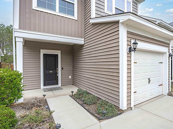 3rd image of 141 Brewers Oak Ln