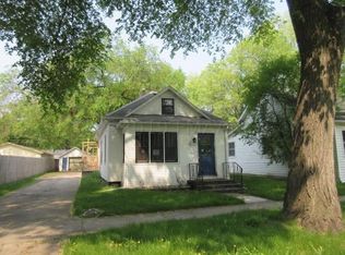 810 Oak St, Grand Forks, ND 58201