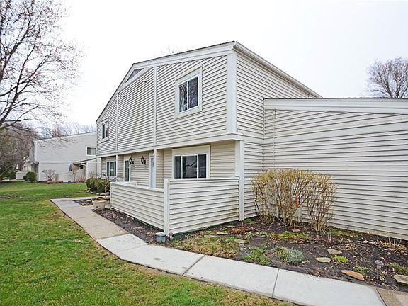 3rd image of 3213 Bay Landing Dr #24