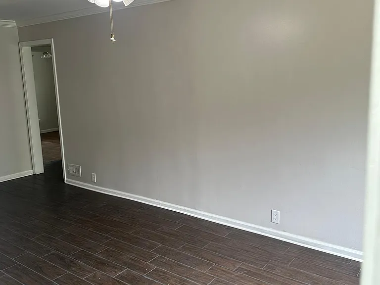 5747 Norwaldo Ave — Photo 7