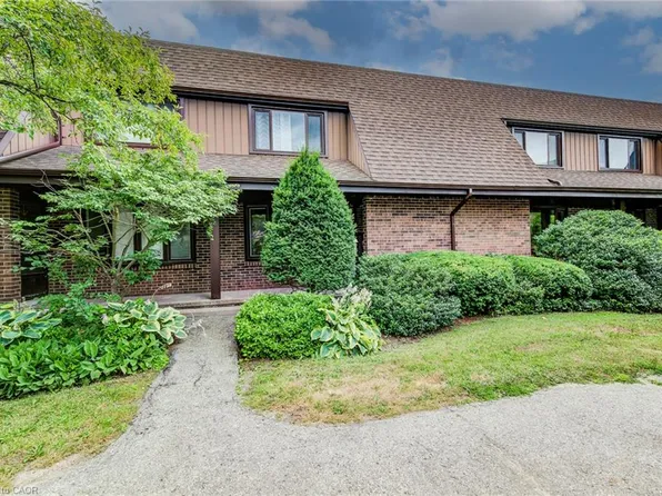 285 Sandowne Dr #15, Waterloo, ON N2K 2C1