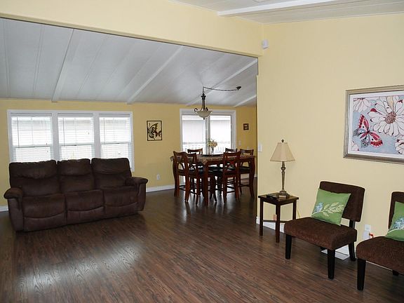 2nd image of 432 Chateau La Salle Dr