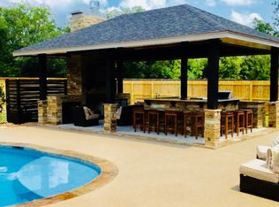 1017 Heritage Oaks Dr, Angleton, TX 77515