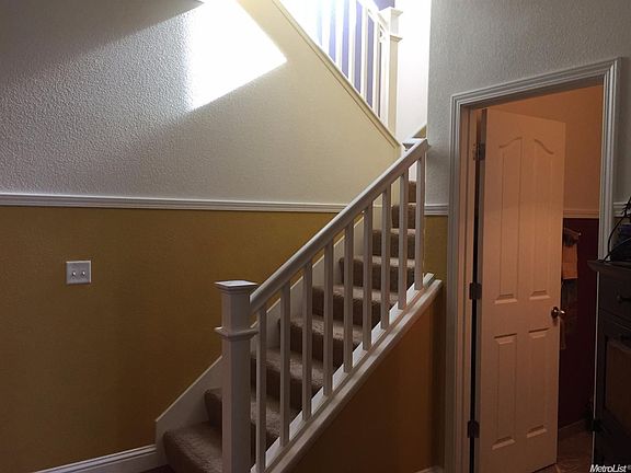 4th image of 778 Weeping Willow Way