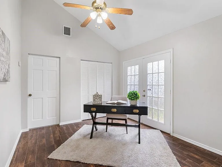 11423 Wickersham Ln — Photo 26