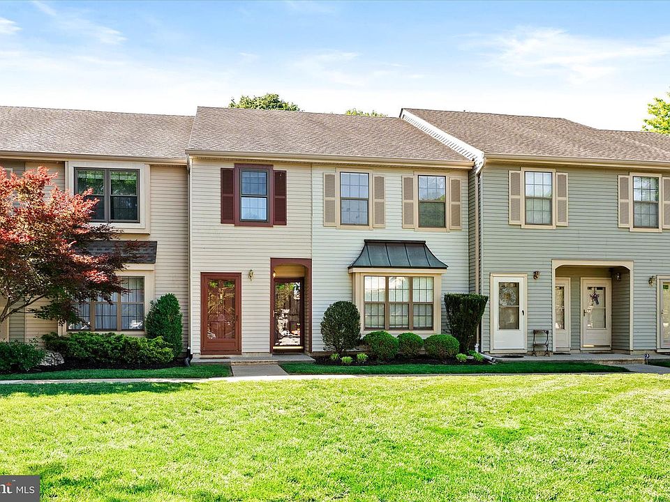 1st image of 88 Wyndham Pl #88