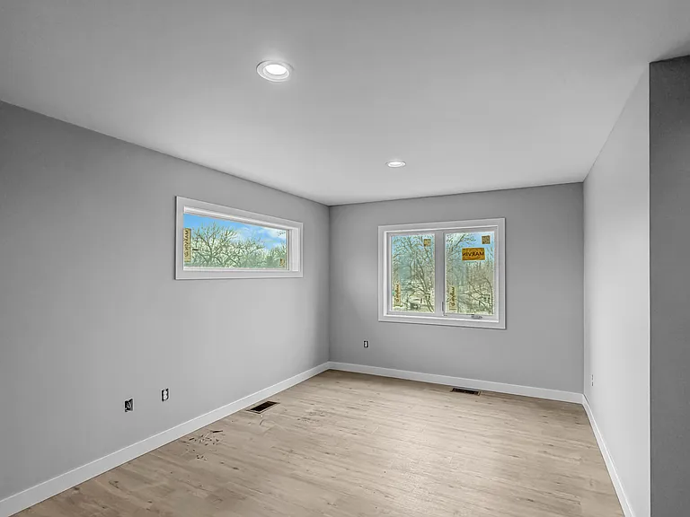 508 Cambridge St — Photo 10