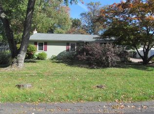 387 Kalmia St, Warminster, PA