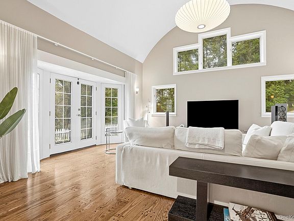 5th image of 22 Taunton Road