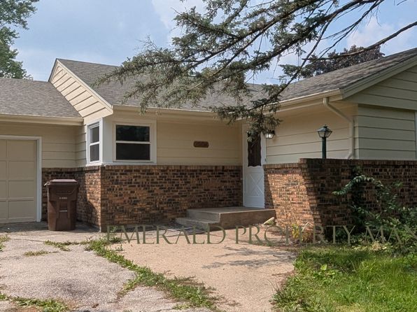 1904 Wisteria Rd