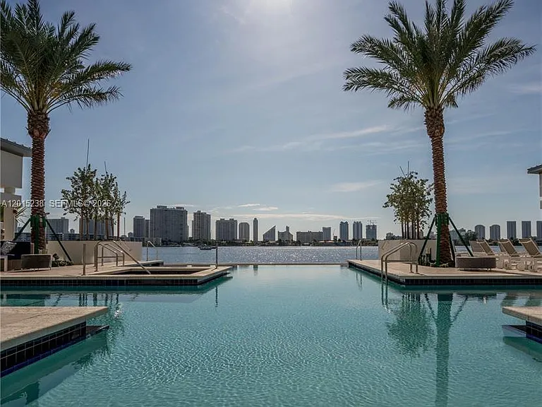 17301 Biscayne Blvd #203 — Photo 11