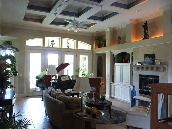 3rd image of 318 Fiddlers Point Dr