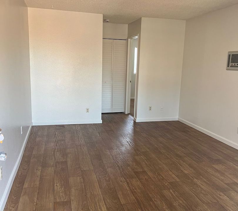 1st image of 81 4th Ave APT 6
