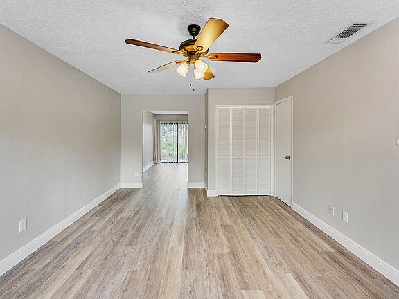 5th image of 607 Casa Park L Ct