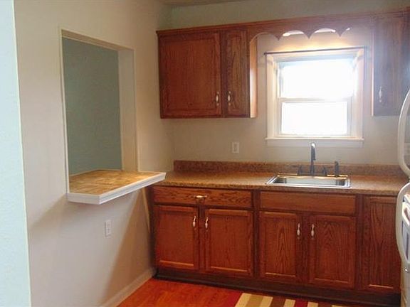 3rd image of 832-834 Wood St