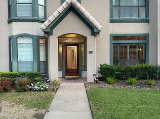 458 Mariners Dr, Kemah, TX 77565