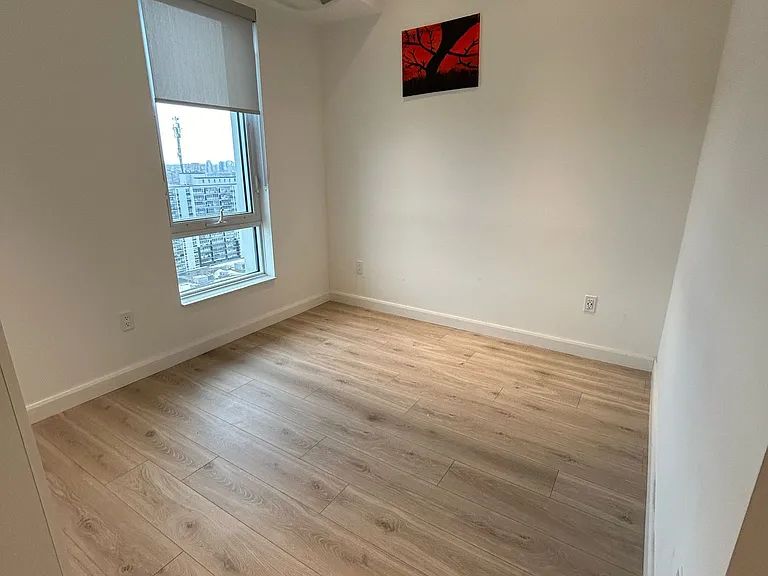 741 King St W #1404 — Photo 8