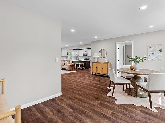 5th image of 1005 Bridgeport Dr