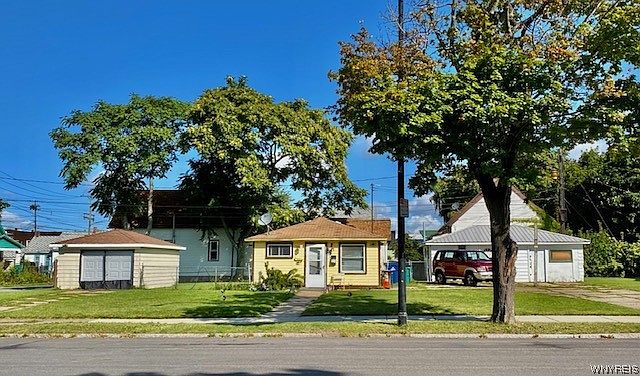 1st image of 292 Paderewski Dr