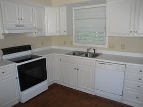 5th image of 228 Lake Front Ct #31