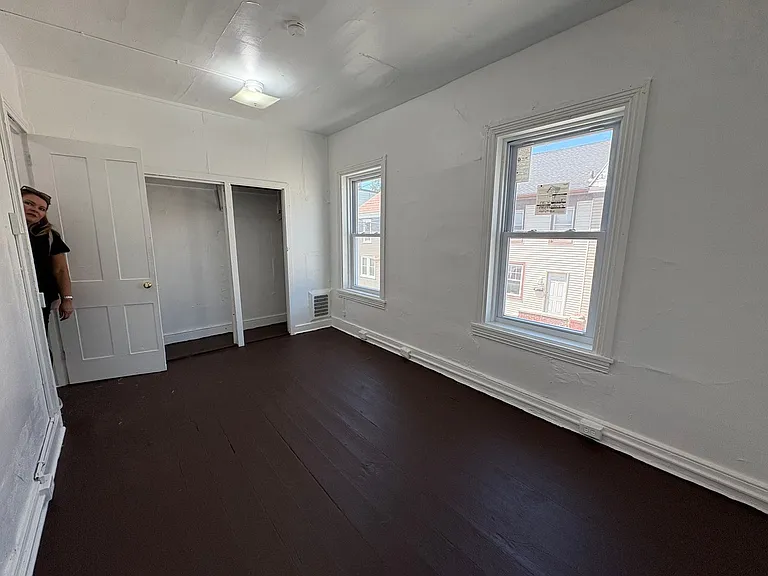 217 S Hartley St — Photo 8