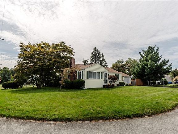 3rd image of 6 Restwood Rd