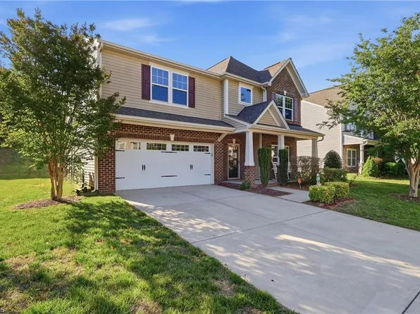 4246 Wedge Dr, Pfafftown, NC 27040