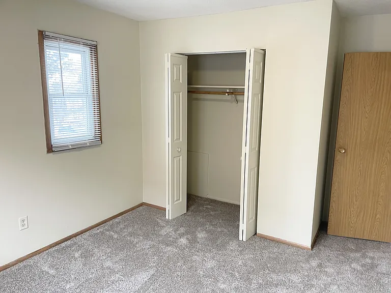 Oak Hills Apartments — Photo 19