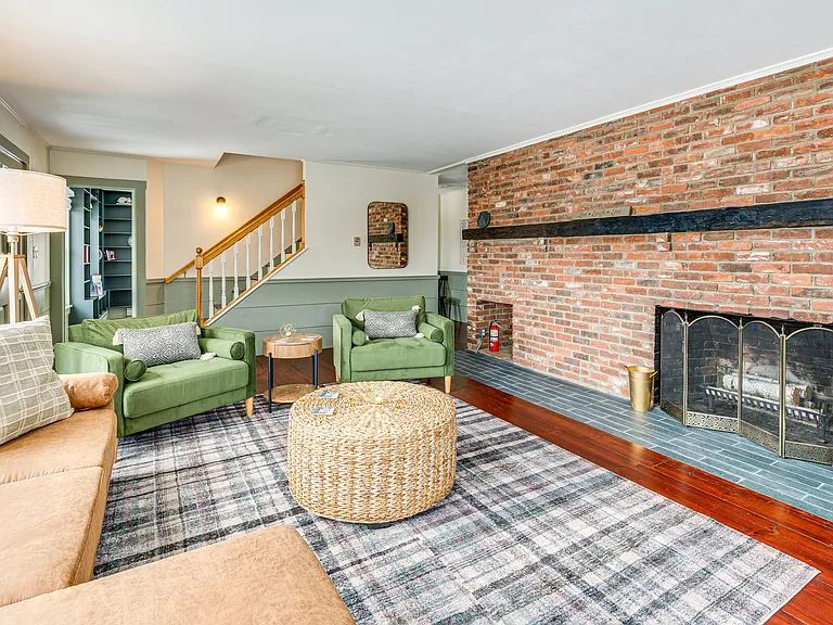 470 Maple St — Photo 24