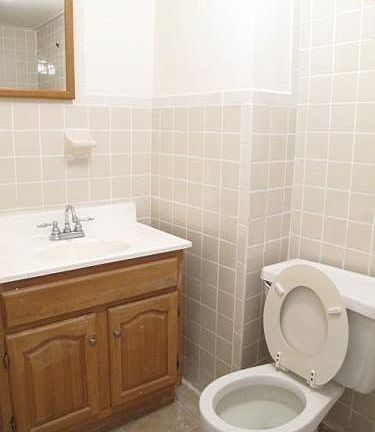3rd image of 505 Dekalb Ave #1