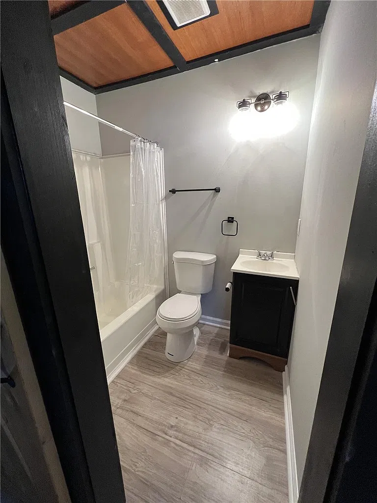 1 bed, 1.0 bath, $775 — Photo 4