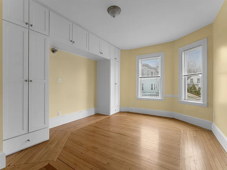 571 Washington St #2 — Photo 8