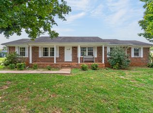 74 Crestview Dr, McMinnville, TN 37110