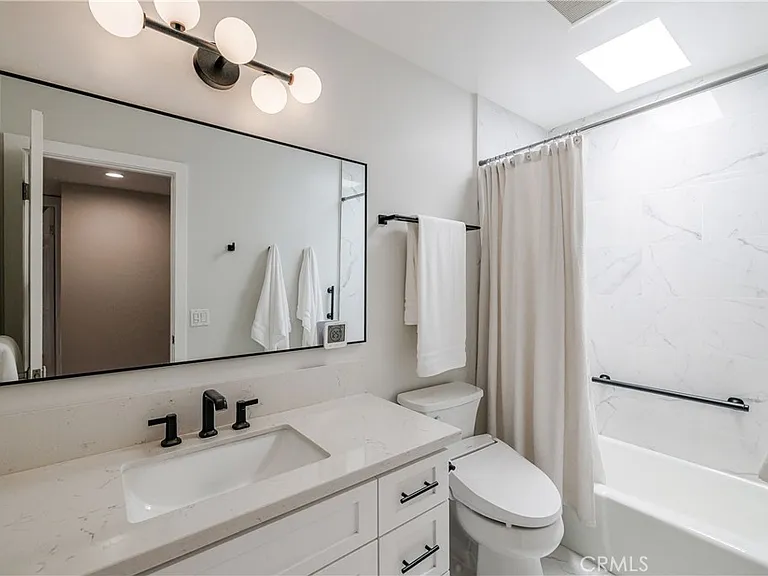 1219 S Catalina Ave — Photo 37