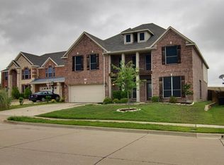 909 Azalea Ct, Burleson, TX 76028