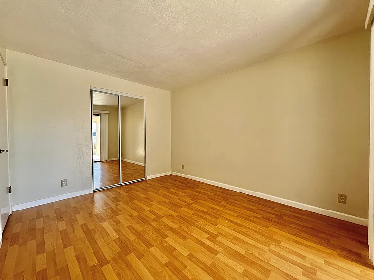 463 Sea Horse Dr — Photo 24