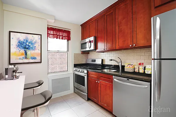 Sold by Elegran | media 7
