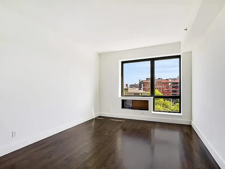 1125 45th Ave #3G — Photo 5