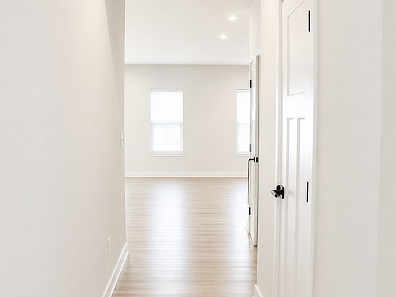 2nd image of 317 Camargue Ct