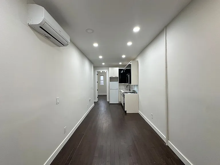 50 Jordan Ave #19E — Photo 4