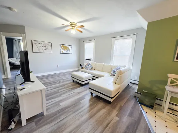 463 Lake Ave, Manchester, NH