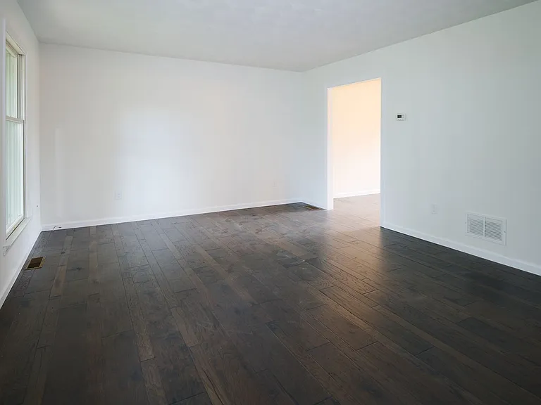 3017 Fairchild Ln — Photo 5