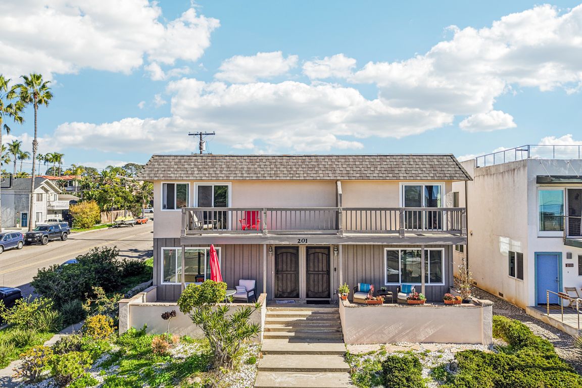 201 4th St Unit A-S1012-025.jpg