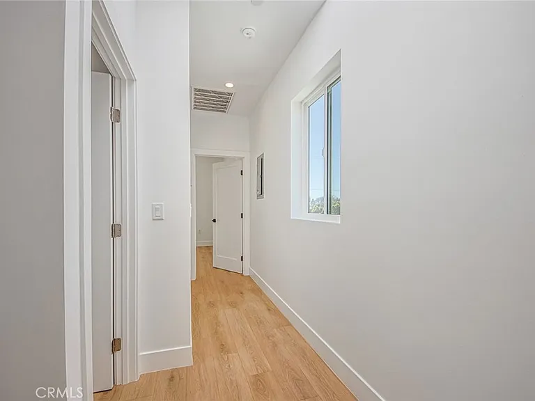 2851 S Victoria Ave #2 — Photo 27