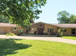 505 N 4th St, Oregon, IL 61061