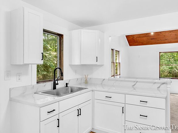 2nd image of 174 E Pontaluna Rd