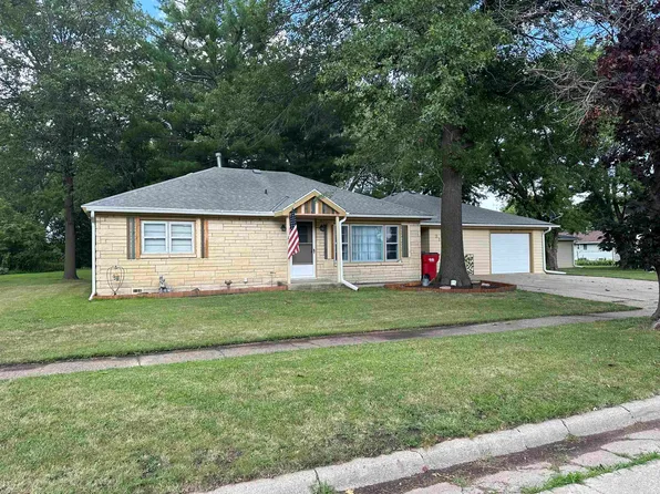 210 Apple St, De Witt, NE 68341